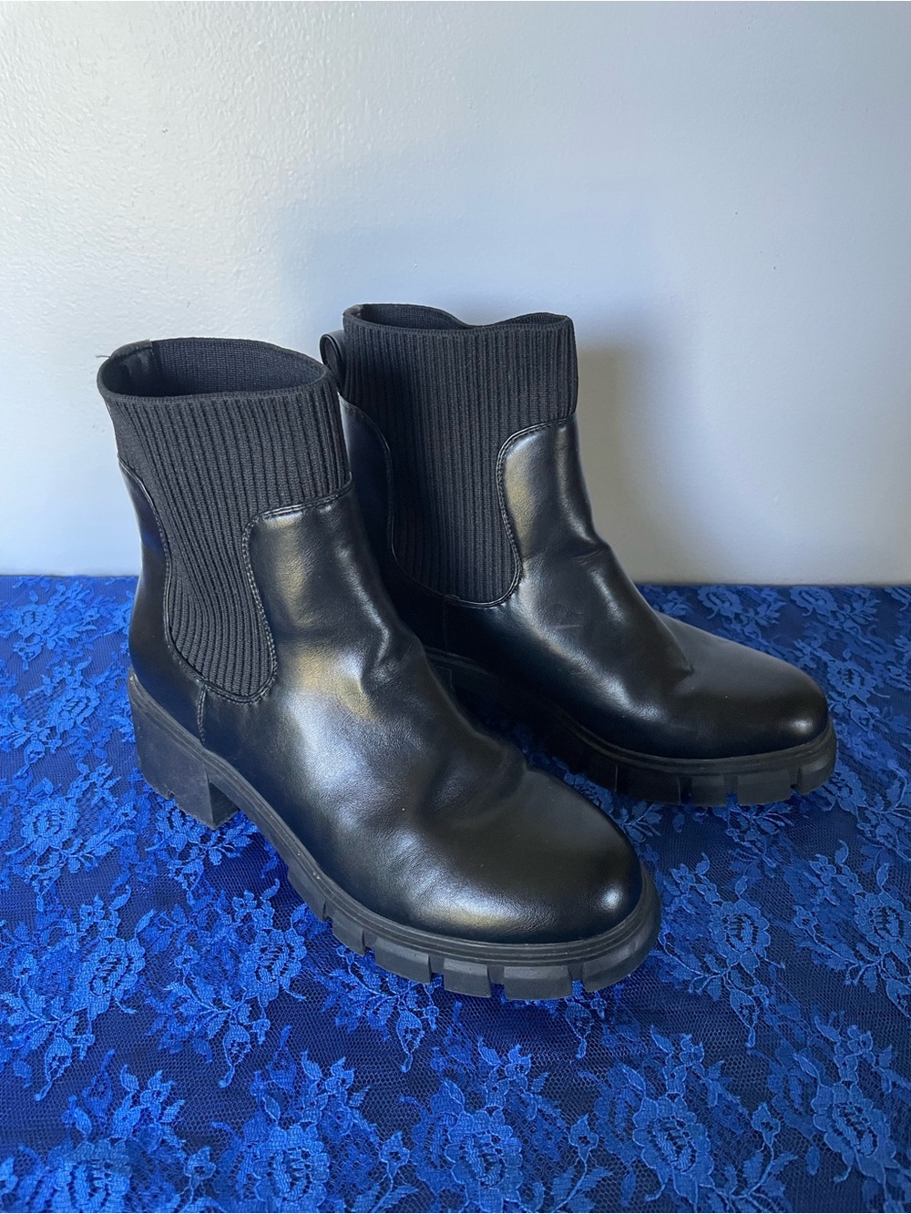 NWOT Athlefit Black Women's Chelsea Lug Boot, Size 8.5